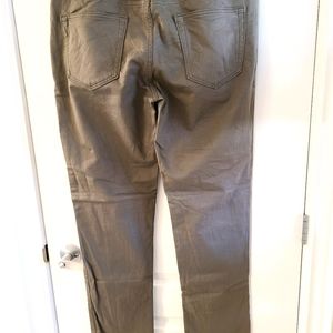 REDUCED!! BR Traveler Pant soft green 33W 30L